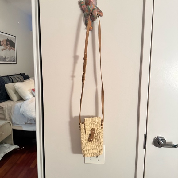 AERIE straw woven phone purse - Picture 2 of 6